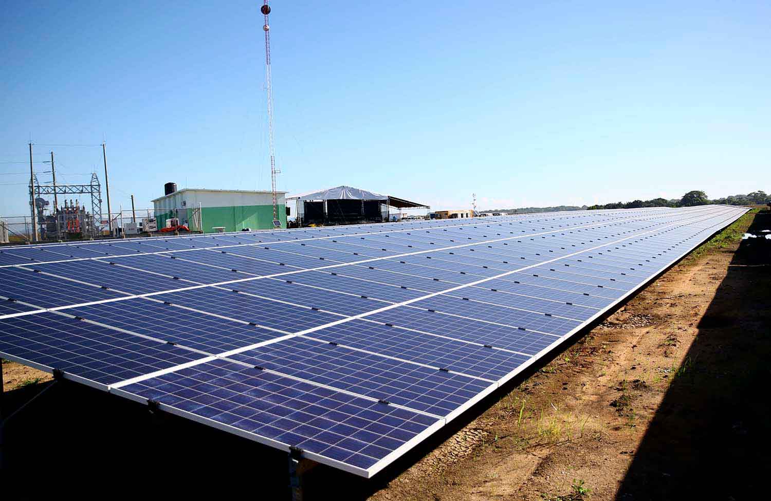 Construcción de la mayor planta fotovoltaica de la República Dominicana