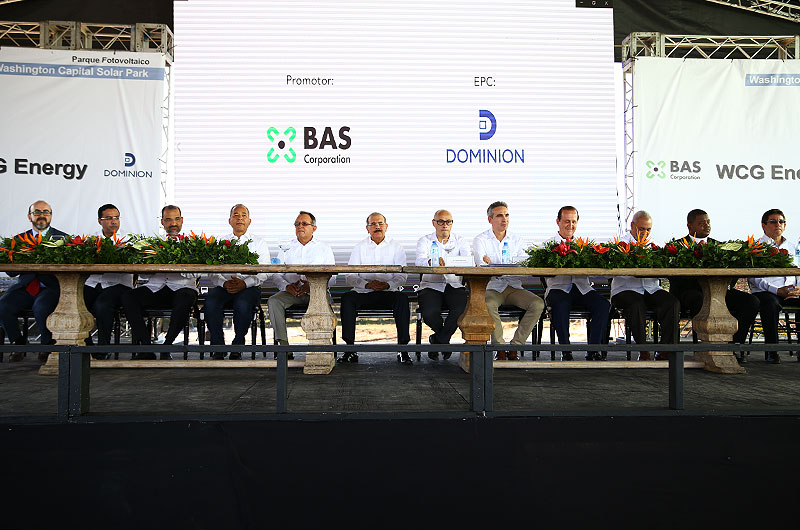 attendees to the inauguration of the largest solar photovoltaic plant